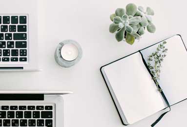 湘潭大学【刘宁】，与男友开房视频流出，清纯外表角色扮演样样都来，情趣黑丝诱惑爆棚，浴室镜前多姿势爆操！